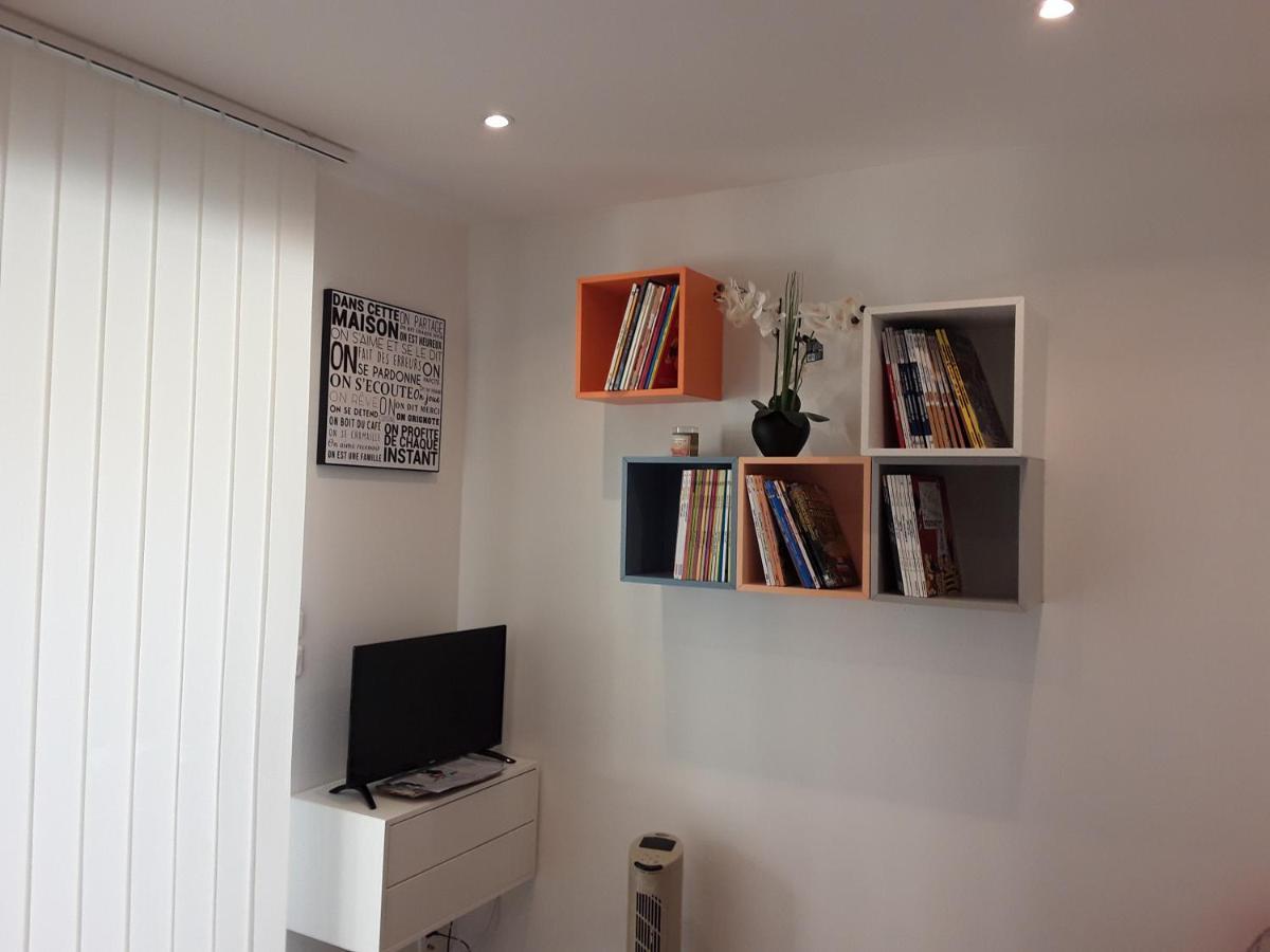 Ferienwohnung Yofanto Sénas Exterior foto