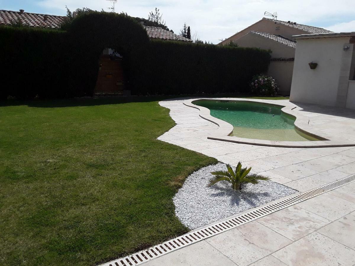 Ferienwohnung Yofanto Sénas Exterior foto